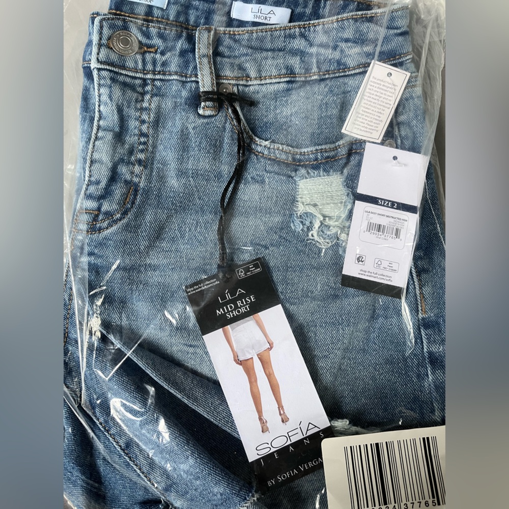 NWT Mid-Rise Distressed Denim Shorts - Light Blue 5”